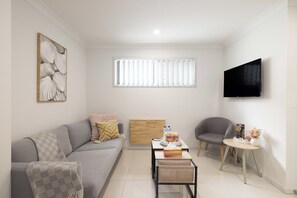 Private Living Room (2)
