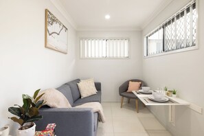 Private Living Room (2)