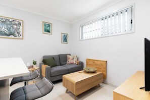Private Living Room (2)