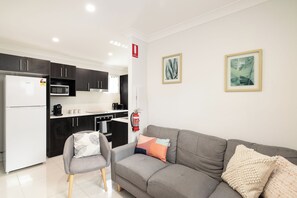 Private Living Room (3)