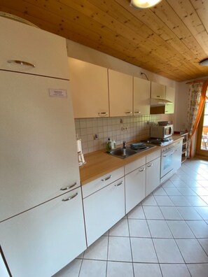 Unclassified image, 4 of 12, button