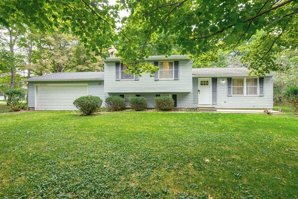 Allegany Vacation Rental | 3BR | 1.5BA | 1,400 Sq Ft | 2 Steps to Enter