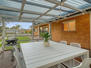 Courtyard/BBQ Area