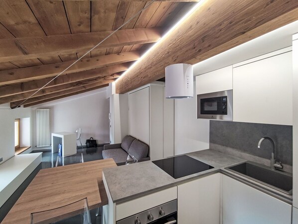 Propriété, Bâtiment, Cabinetry, Bois, Design Intérieur, Sol, Sol, Évier, Immobilier, Salle