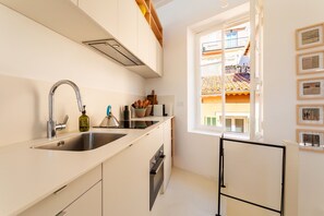Modern and bright kitchen 