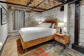 Bedroom with Queen Bed