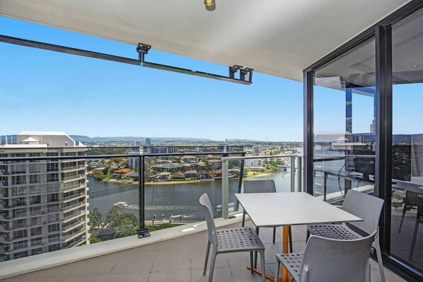 Take in sweeping vistas down the river while sipping your morning coffee or an afternoon wine.
