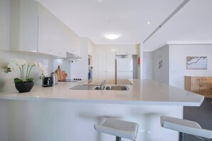 Take things slow at the breakfast bar or enjoy conversations with the cook.