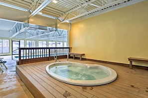 Snowblaze | Community Amenities | Indoor Pool | Hot Tubs | Fitness Center