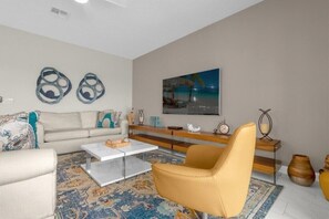 4813KingsCastleCir03