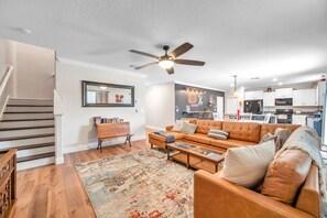 beautiful bright large livingroom