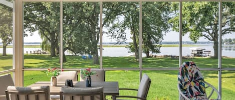 "Nature","Outdoors","Scenery","Indoors","Chair"