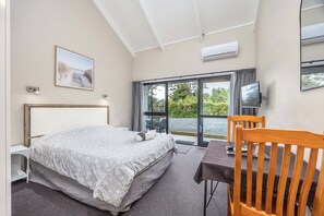 Unit 4 Bedroom (3)