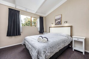 Unit 8 Bedroom (2)