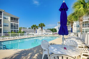 Community Amenities | Outdoor Pool & Hot Tub (Seasonal)