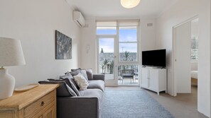 Cozy Living Room 