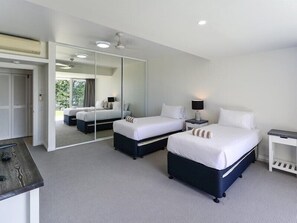 Bedroom 2 (can be King bed)