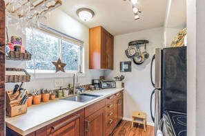 Treat yourself to culinary creations in the fully-equipped kitchen