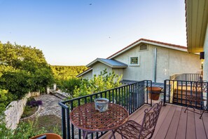 Drink morning coffee on the balcony – Upstairs Apartment