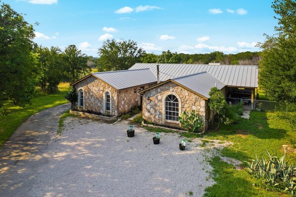 Welcome to Mustang Hideaway!