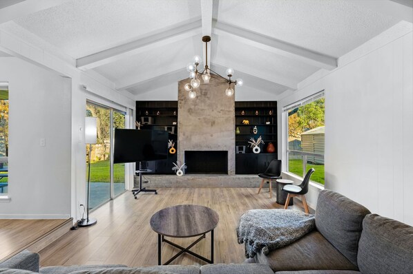 Curl up in the airy den & stream all your favorite entertainment