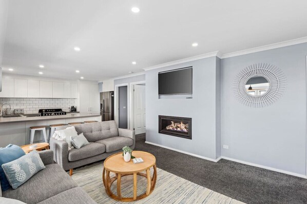 Living with fire place