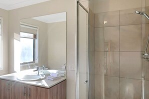 Ensuite with shower