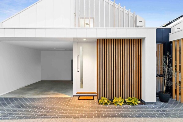 Mod house, private townhouse, gated complex with single carport
