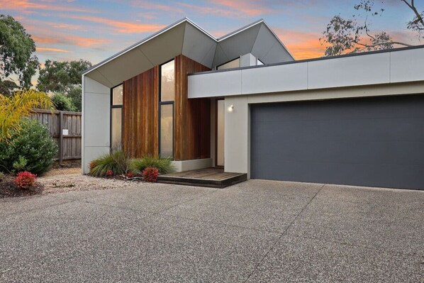Modern lux at Madeley Family Getaway