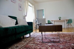 Living/dining area