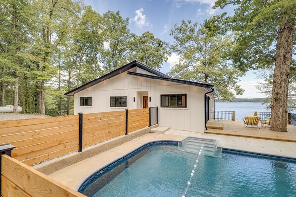 Pool area