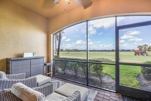 Rear Lanai with views of the golf course
