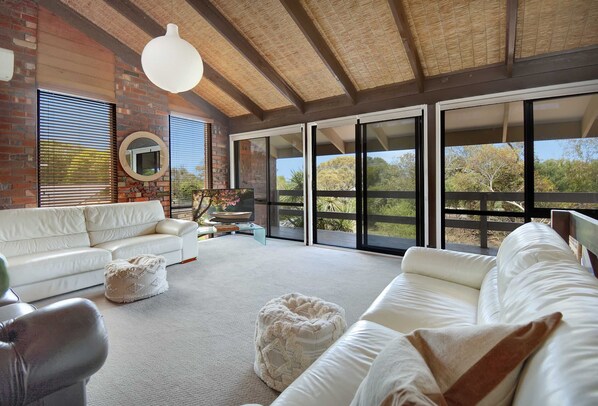 Upstairs Lounge