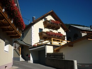 Haus Claudia - Ferienwohnung Mutzkopf