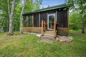 Front Entry / Screen Porch