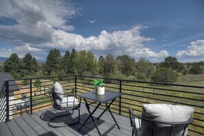 Deck Views with Seating - Exterior