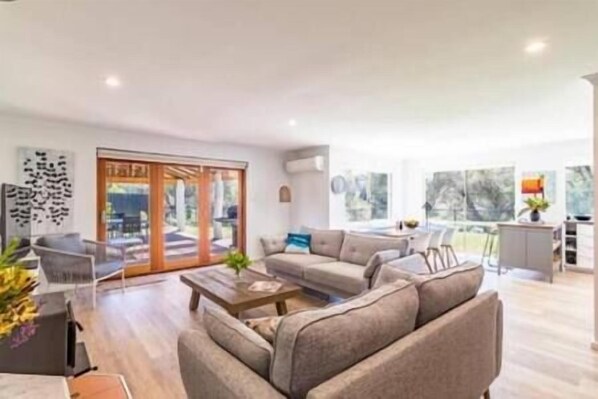 Living room (1)
