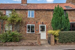 Jasmine Cottage, Sedgeford: A characterful Norfolk cottage