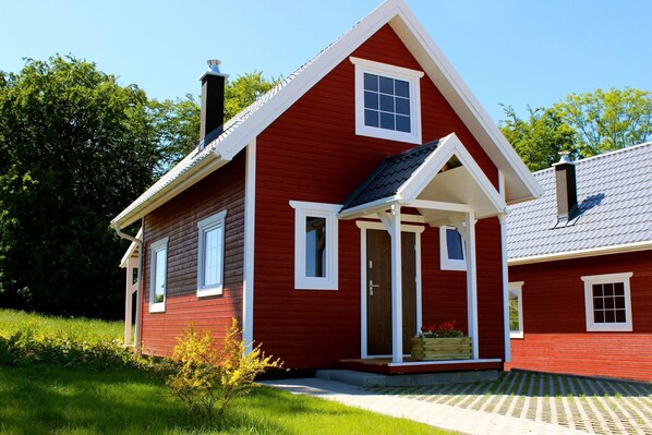 Stugans exteriör [sommar]