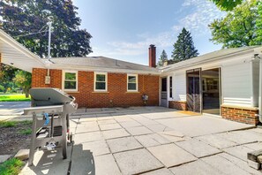 House Exterior | Patio | Gas Grill