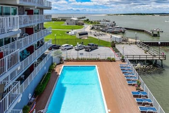Assateague House #203 - 2 bdrm 2 bath in Ocean City MD.....Se Habla Espanol