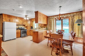 Indoors, Hardwood, Floor, Dining Room, Dining Table