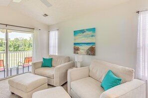 Living Room | Free WiFi | Smart TVs | Central A/C & Heating