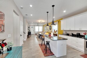 Beautiful Fully Equipped Kitchen