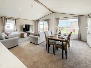 Open plan living space | Bud’s Bay, Southerness