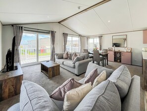 Open plan living space | Bud’s Bay, Southerness