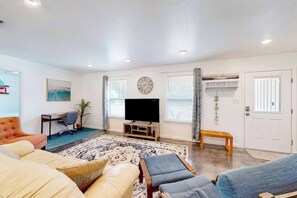 Living Room (3)