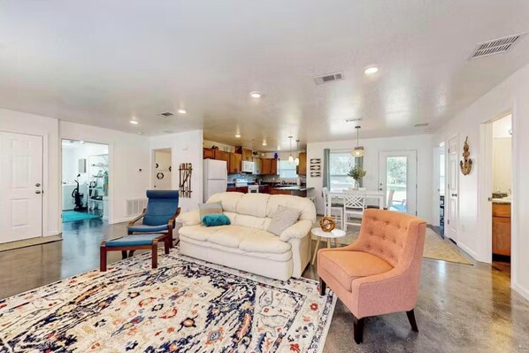 Living Room (1)