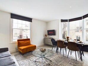 Living Room / Lounge