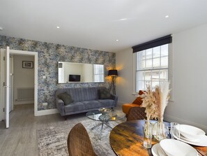 Living Room / Lounge